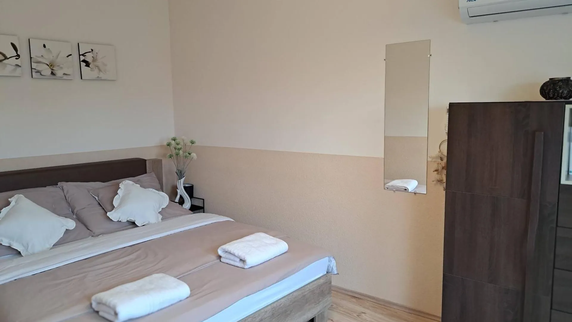 Orient Apartmanhaz Aparthotel Eger