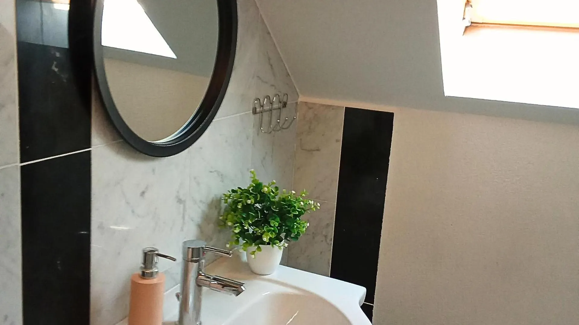 *** Hotel apartamentowy Orient Apartmanhaz Eger Węgry
