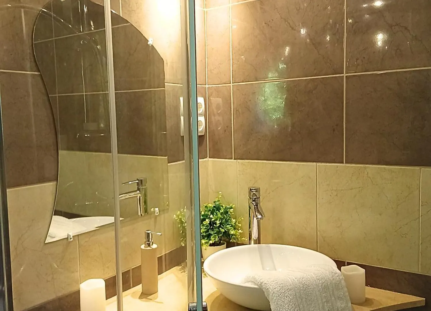 *** Hotel apartamentowy Orient Apartmanhaz Eger Węgry