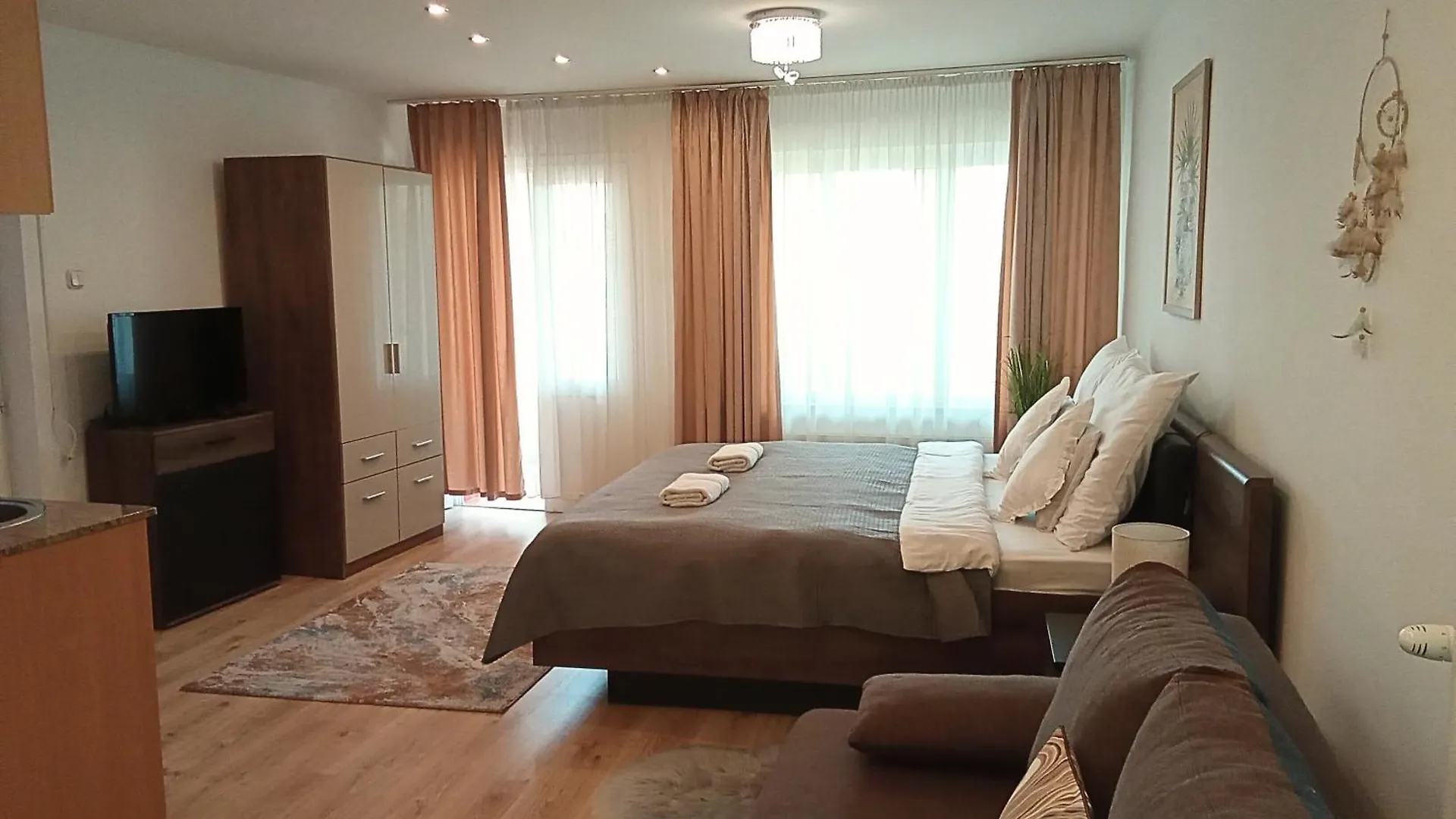 Orient Apartmanhaz Eger 3*,  Węgry