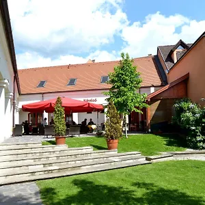 Frühstückspension Servita Udvarhaz, Erlau